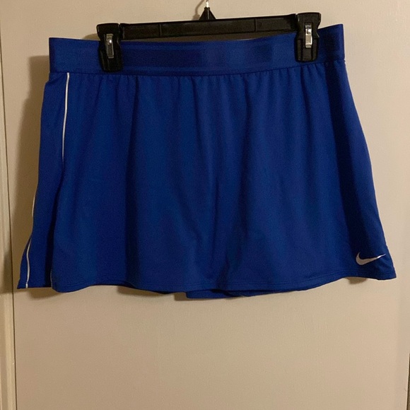 EUC Nike tennis skort - Picture 2 of 5